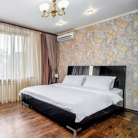 Lux Apartment Gorkiy Park Kharkiv Eksteriør billede