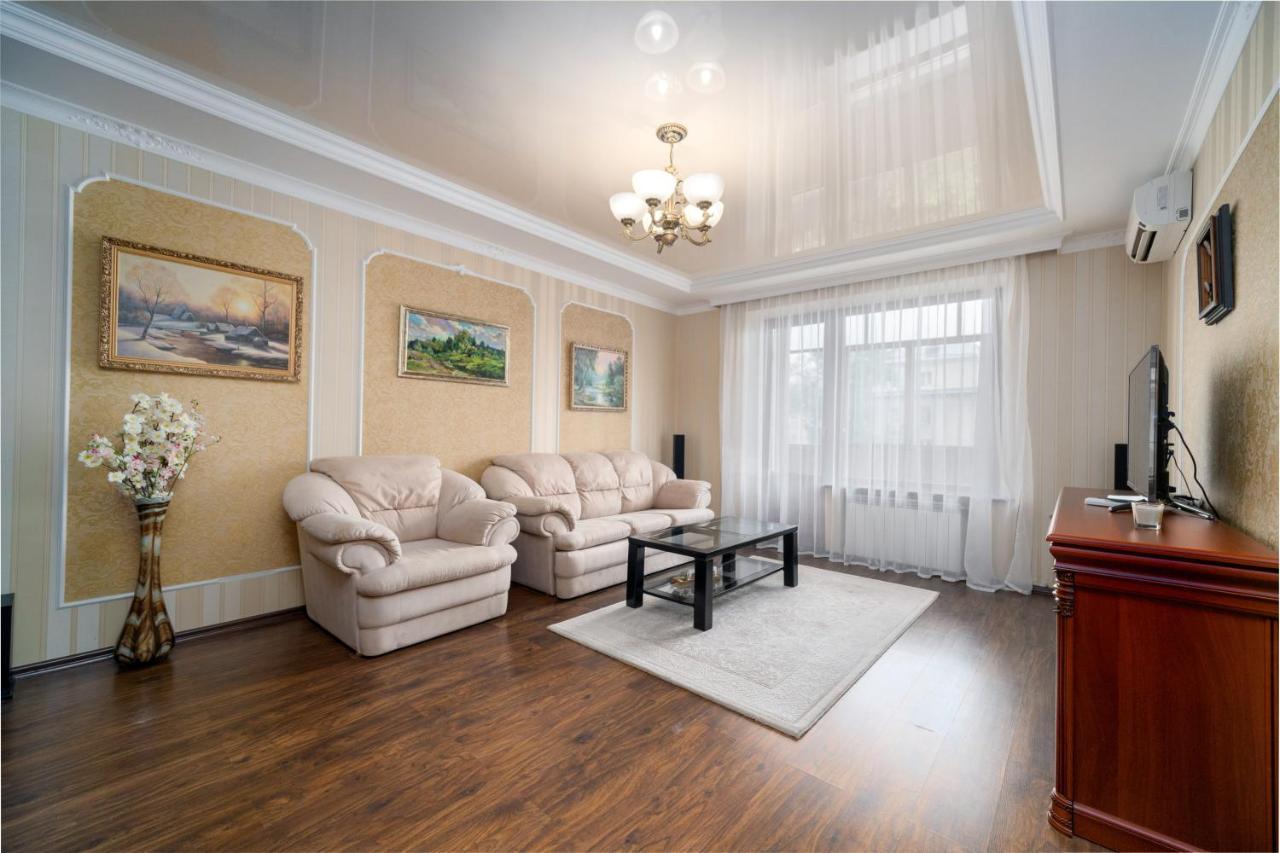 Lux Apartment Gorkiy Park Kharkiv Eksteriør billede
