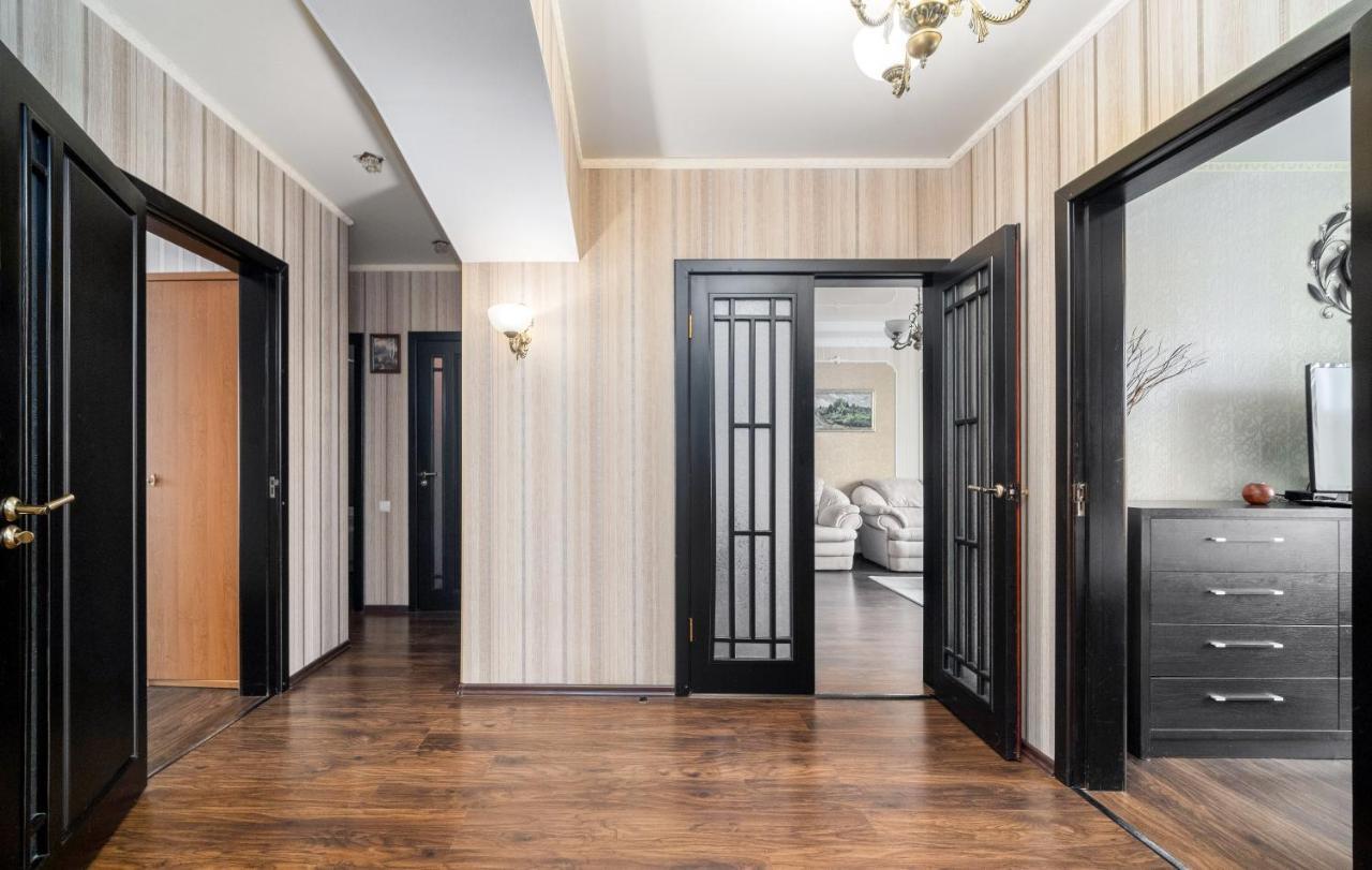 Lux Apartment Gorkiy Park Kharkiv Eksteriør billede