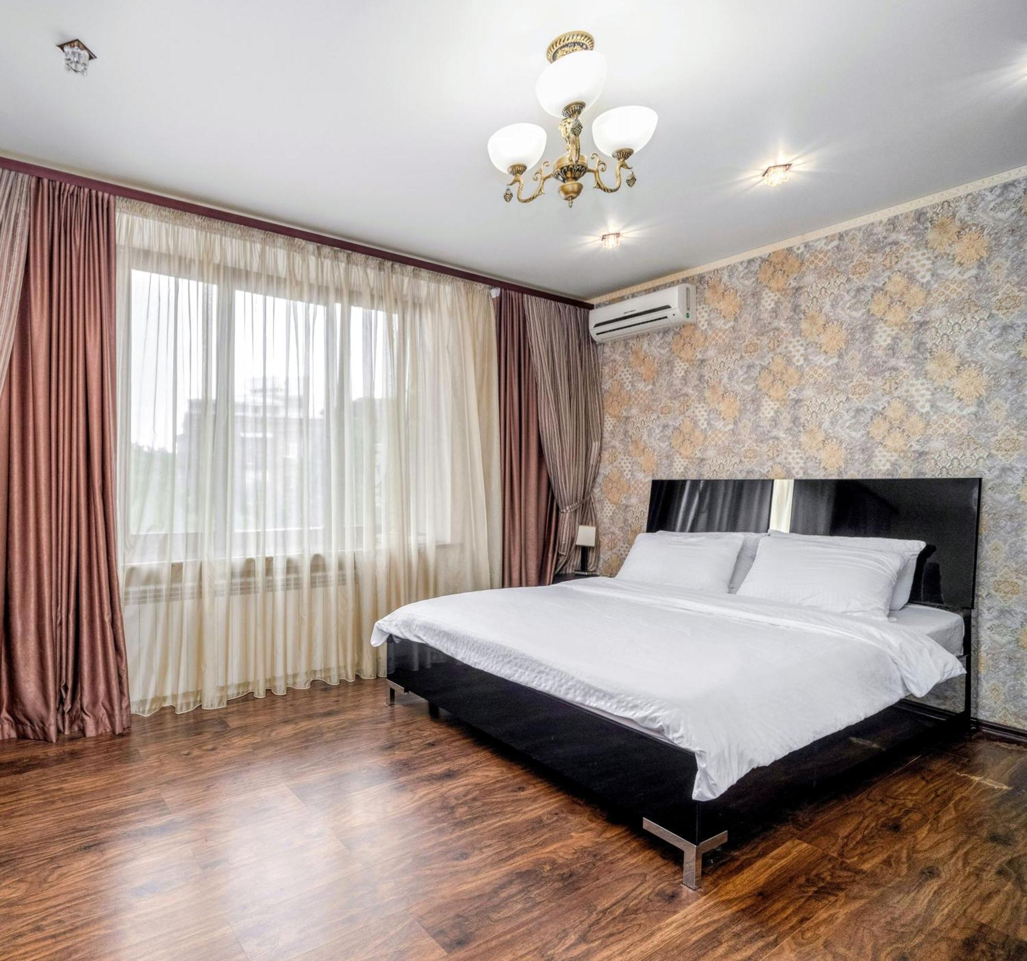 Lux Apartment Gorkiy Park Kharkiv Eksteriør billede