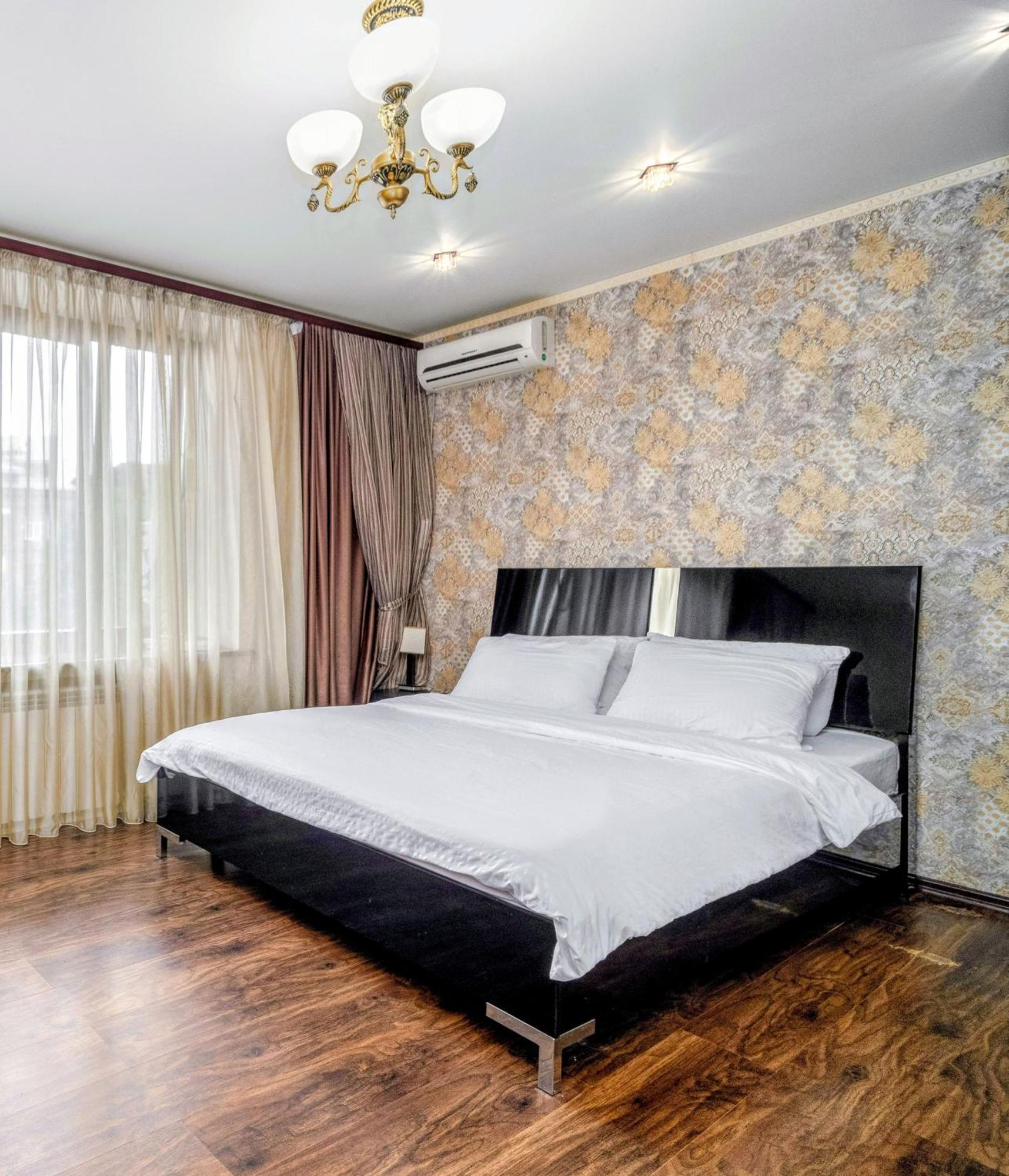 Lux Apartment Gorkiy Park Kharkiv Eksteriør billede
